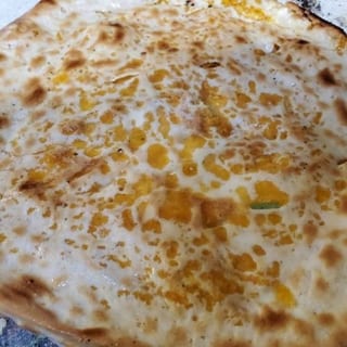 Vegan spicy cheese naan